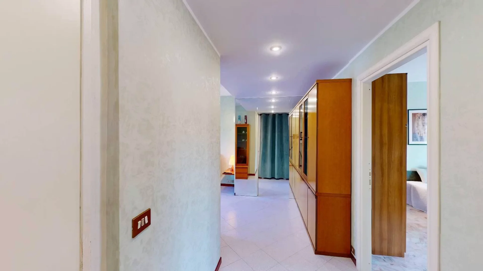 Habitación acogedora para estudiantes disponible en