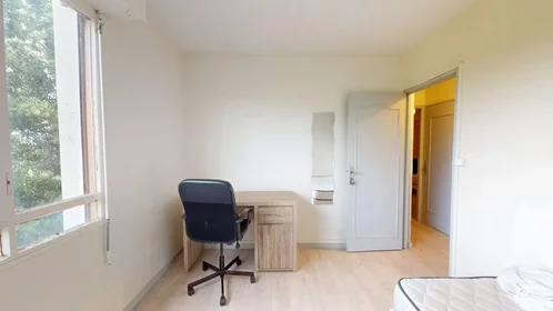 Özel oda konumu Rue Louis Mirault, Sanitas Rotonde, 2 10 görüntüsü