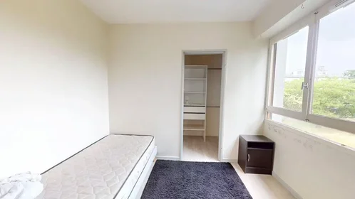 Özel oda konumu Rue Louis Mirault, Sanitas Rotonde, 5 10 görüntüsü