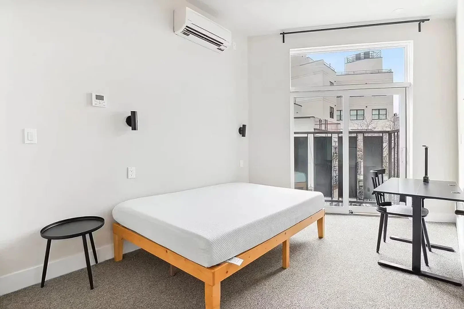 Economical student room with convenient location in 