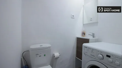 Privatzimmer in der Carrer de la Lluna, 08001 Barcelona, Spain, bild 17 von 19