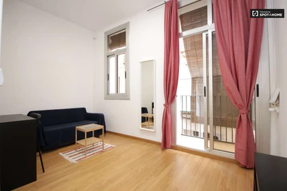 Chambre à louer dans un appartement en colocation à Barcelona