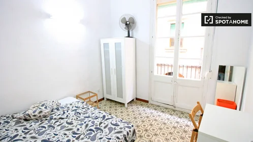 Chambre privée à Carrer de Ferlandina, image 3 de 19