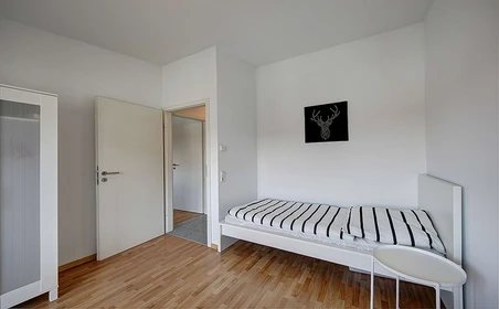 Helles Privatzimmer in Stuttgart