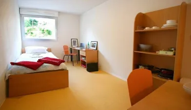 Chambre à louer avec lit double Montpellier