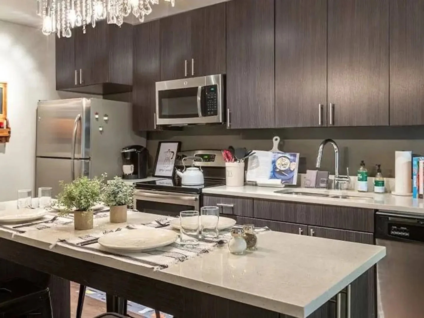 Habitación estudiantil amplia y cómoda en 