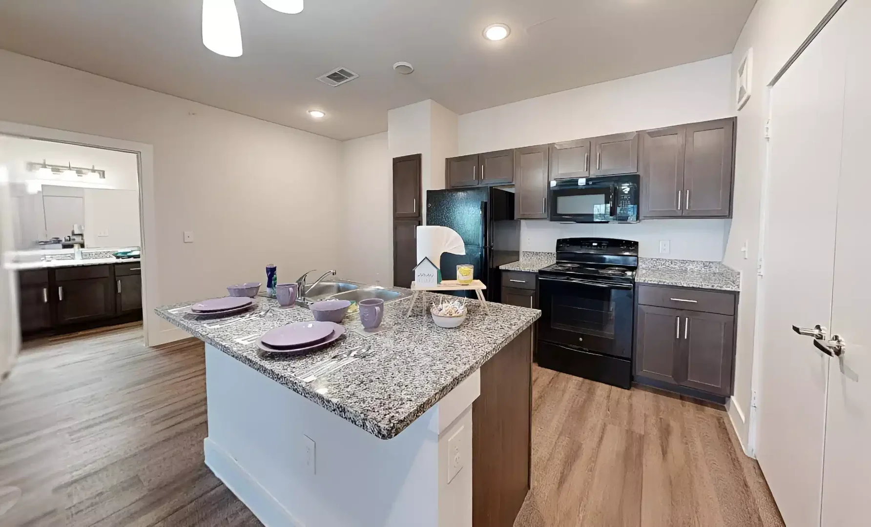 Bright and airy student room with easy university access in 