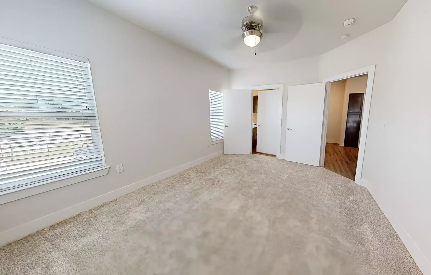Budget-friendly student room close to campus in 