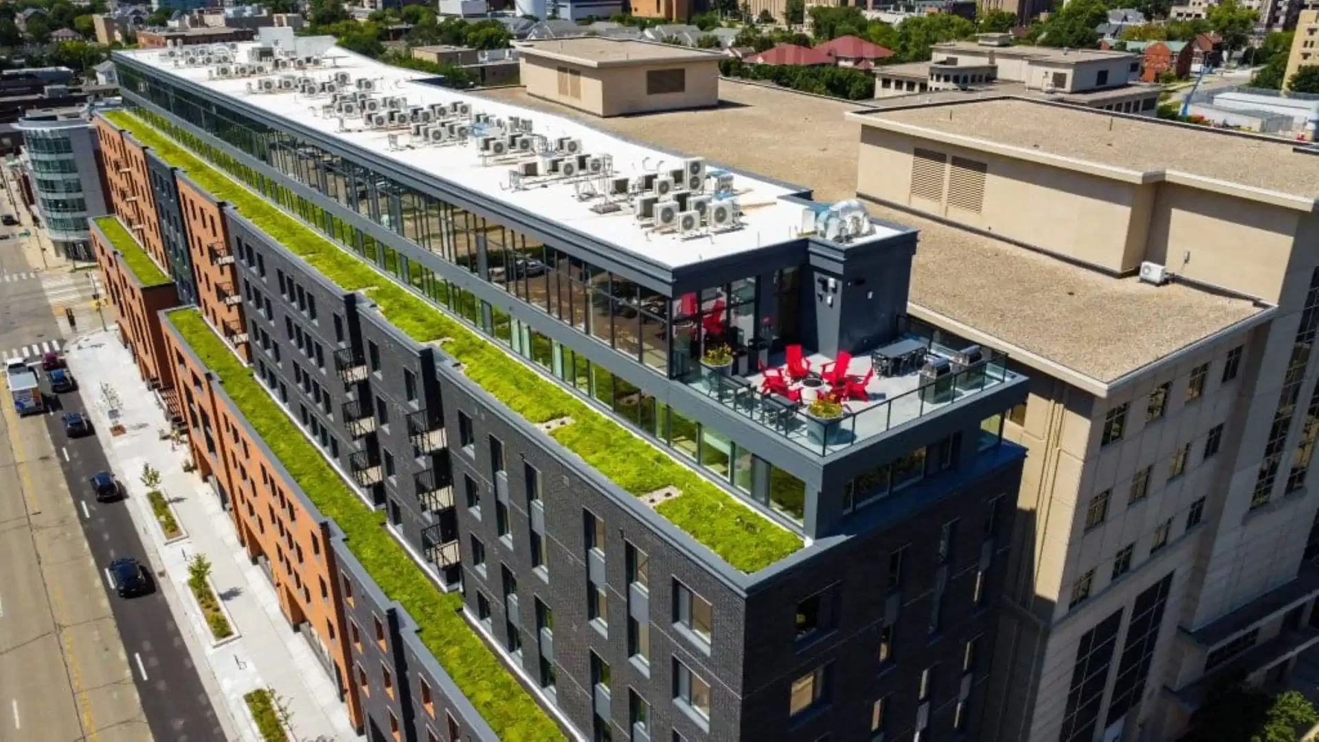 Habitación estudiantil luminosa y aireada con fácil acceso a la universidad en 