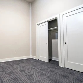 Quarto privado em East Fayette Street, imagem 12 de 40