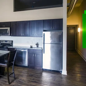 Quarto privado em East Fayette Street, imagem 24 de 40
