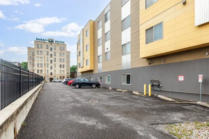 Quarto privado em East Fayette Street, imagem 29 de 40
