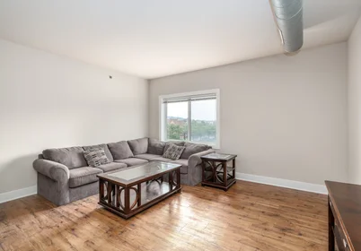 Quarto privado em East Fayette Street, imagem 4 de 40