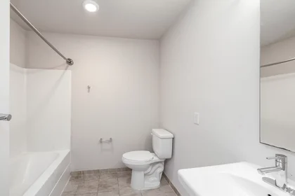 Quarto privado em East Fayette Street, imagem 6 de 40