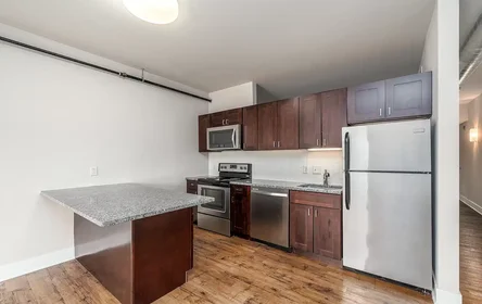 Quarto privado em East Fayette Street, imagem 10 de 40