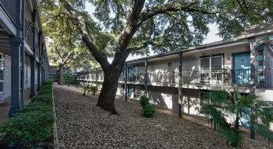 Studio at East Riverside Drive, image 30 of 35