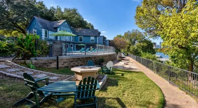 Studio at East Riverside Drive, image 34 of 35