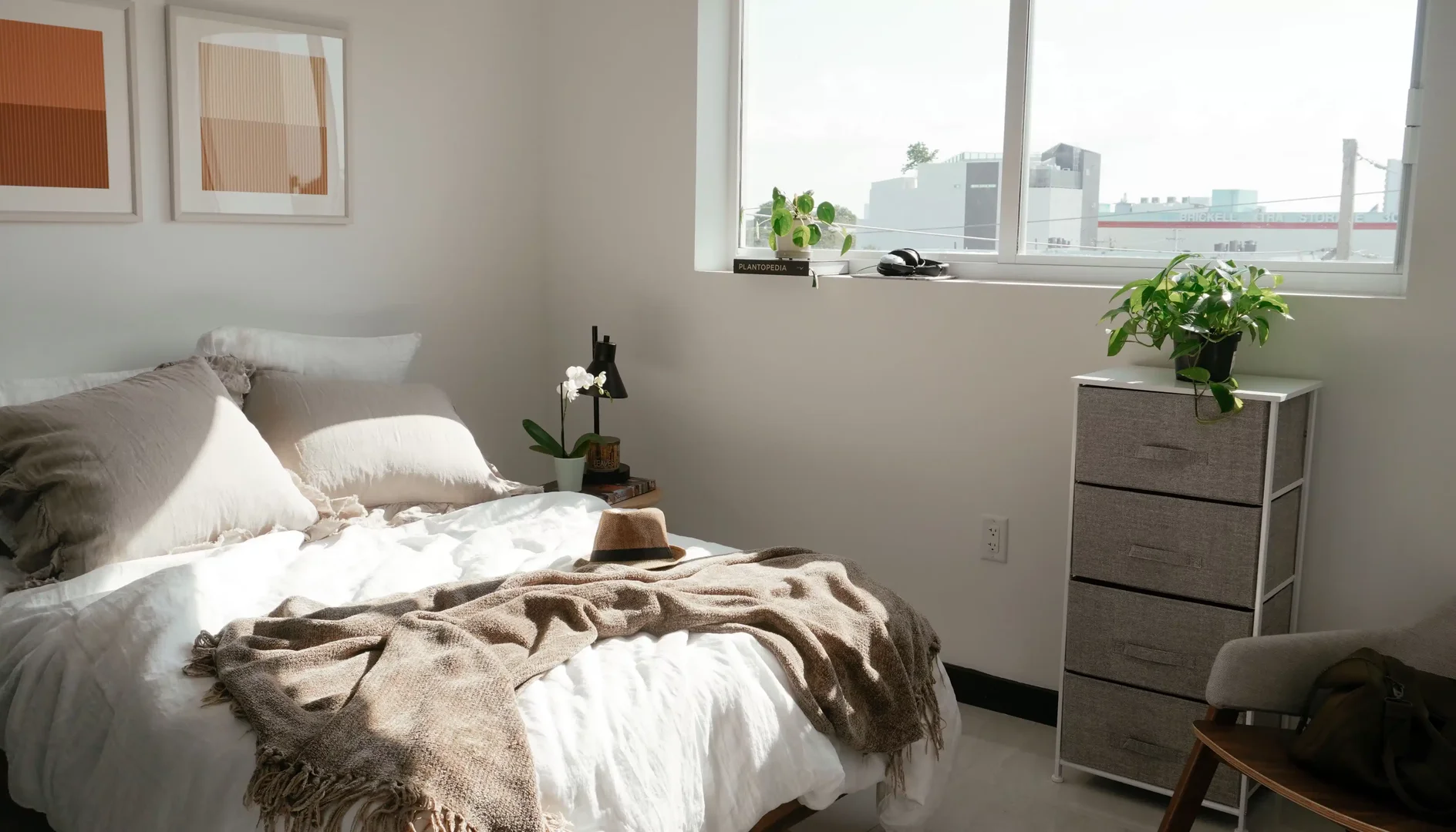 Room for rent in student apartment in , fully furnished