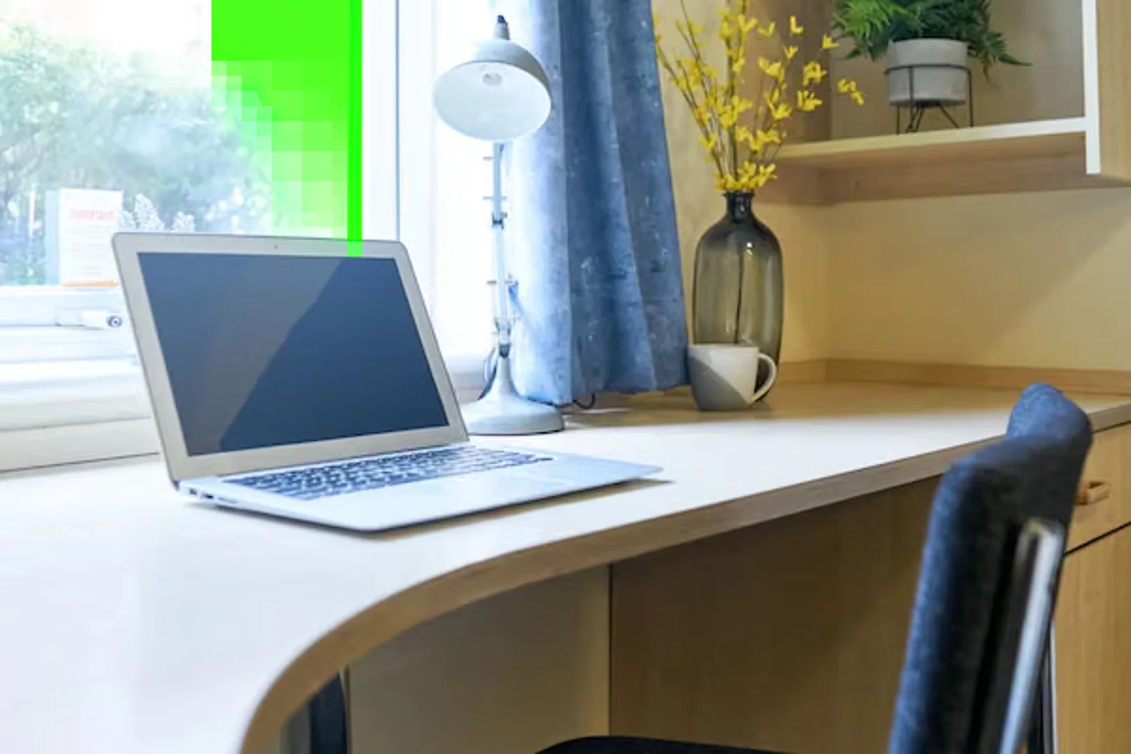 Funktionelles Studentenzimmer perfekt zum Studieren in 