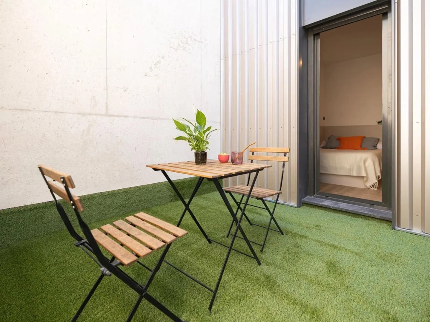 Quarto para alugar em apartamento de estudantes em , totalmente mobilado