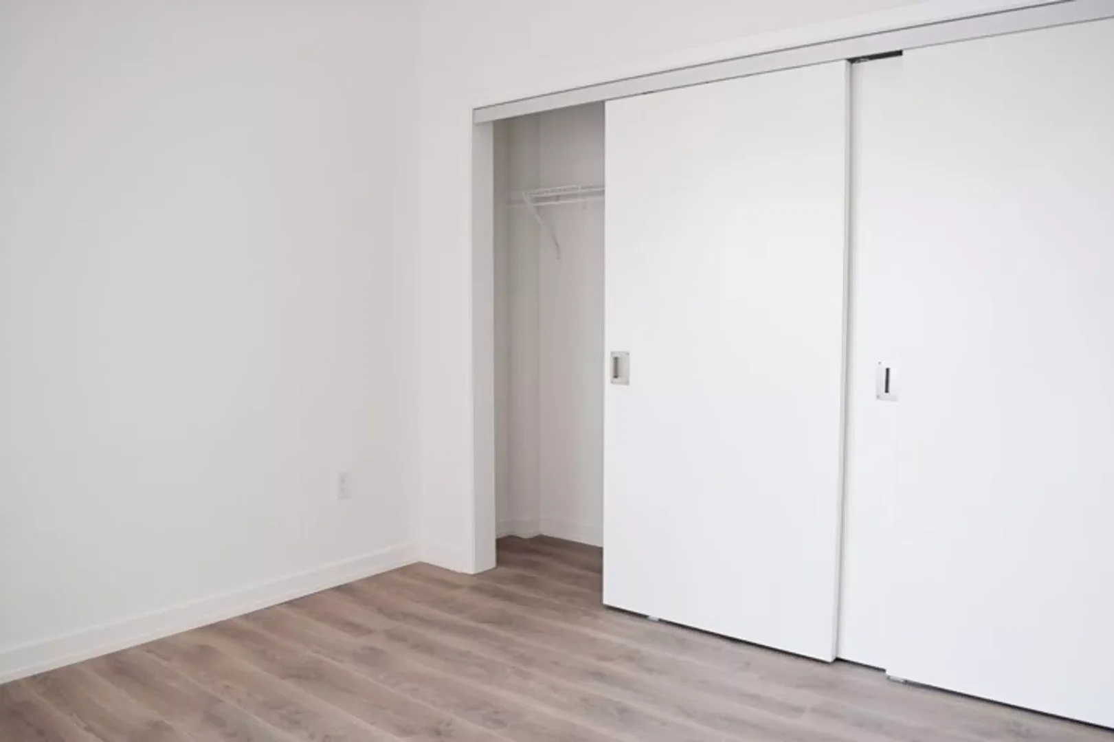 Student-friendly room in  with modern amenities