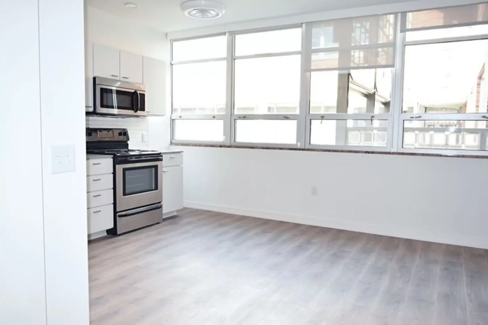 Student-friendly room in  with modern amenities