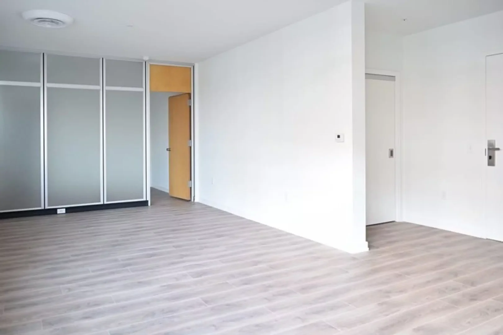 Cozy room for students available in 