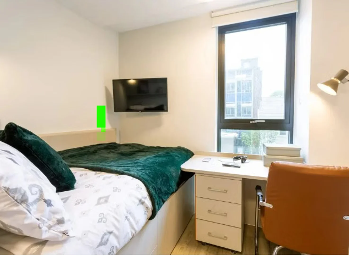 Quarto de estudante confortável e espaçoso em 