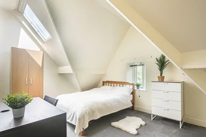 Private room at Broomhall Road, image 1 of 10