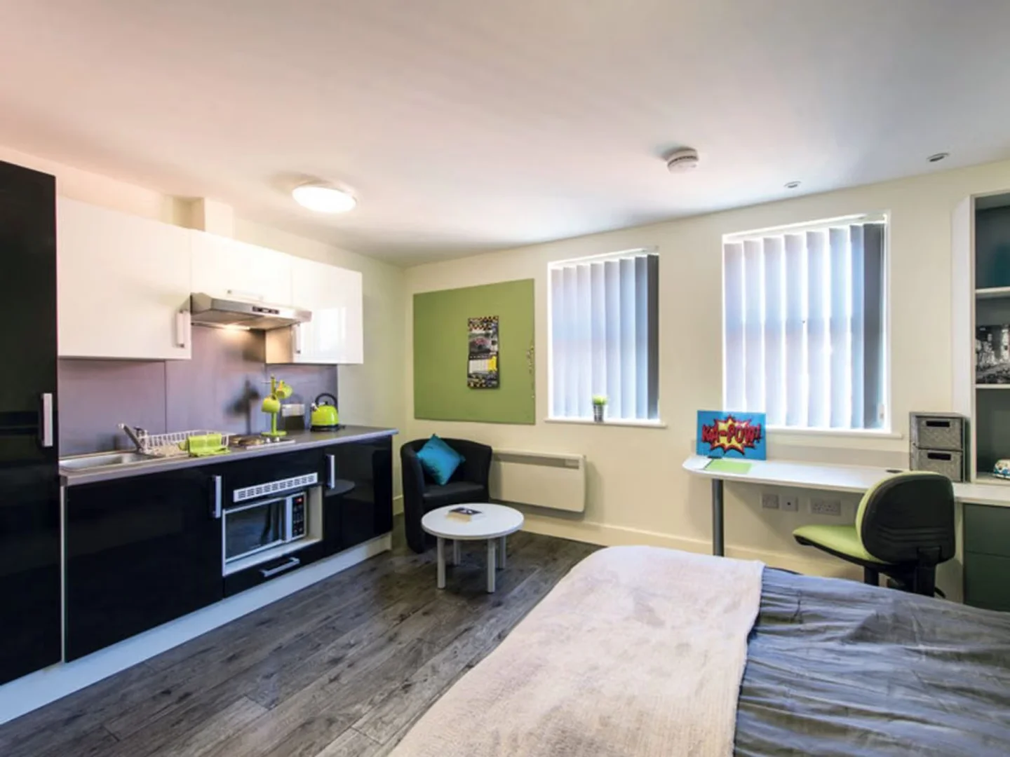 Cómodo estudio para vivir como estudiante en 