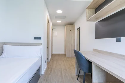 Habitación privada en Calle del Alcalde Angel Arroyo, imagen 1 de 10