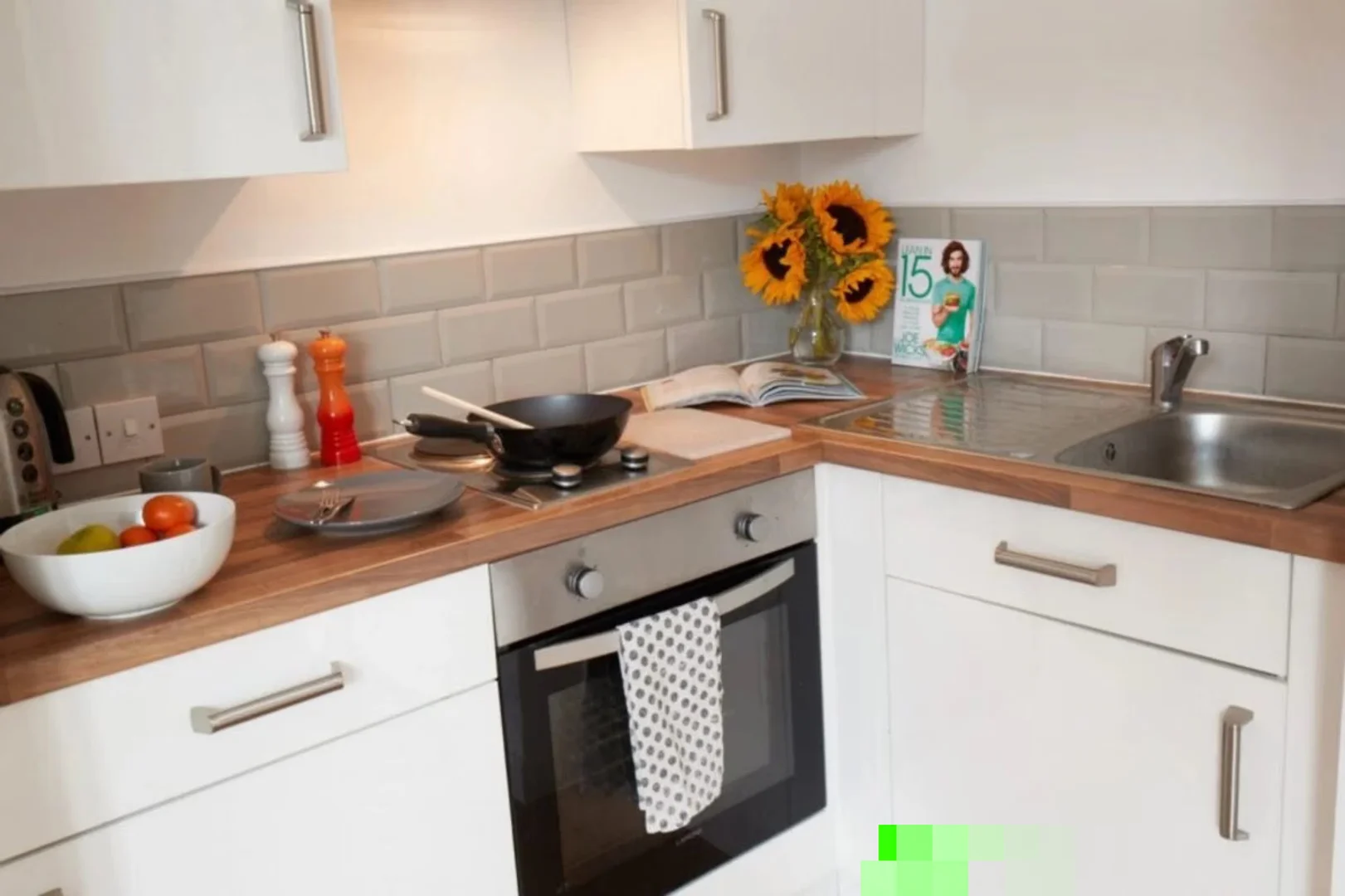 Student-friendly room in with modern amenities