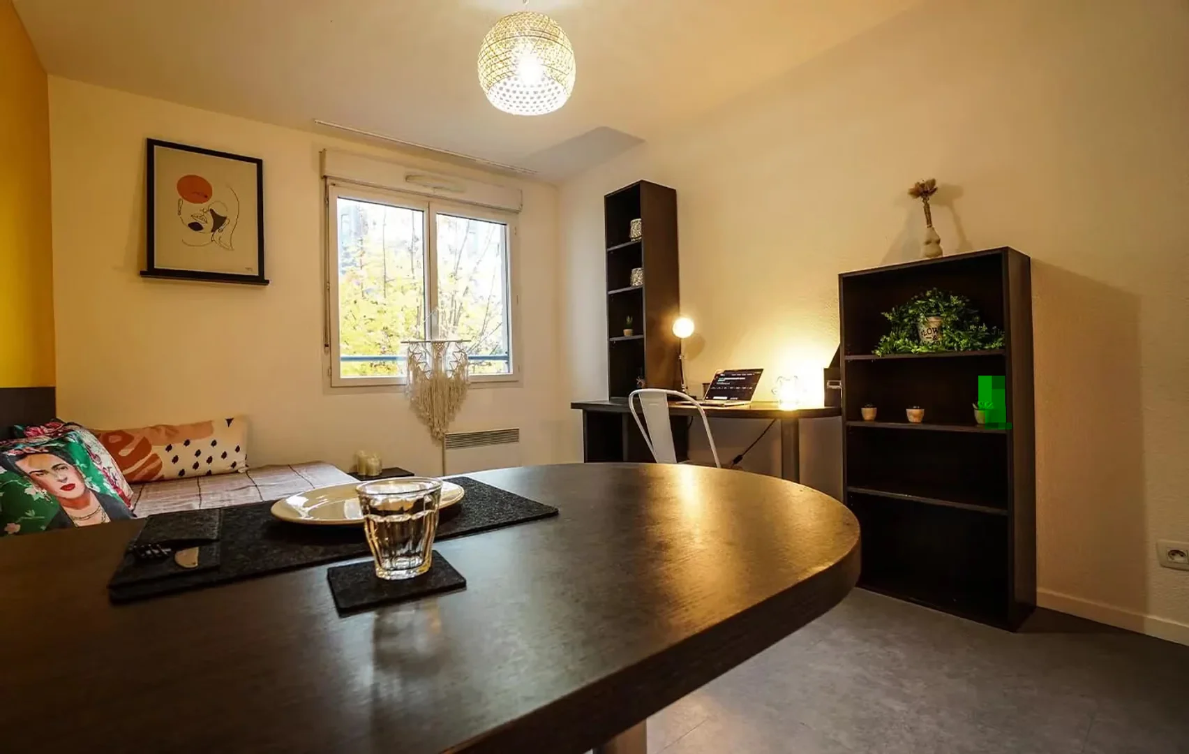 Compact studio apartment ideal for students in 
