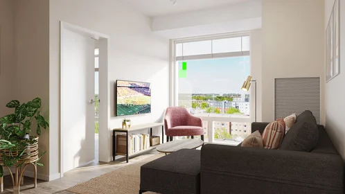 Quarto privado em 15th Avenue Southeast, imagem 13 de 24