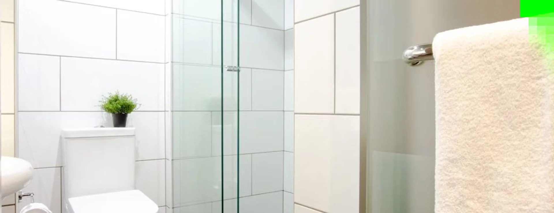 Quarto de estudante em  com área de estudo e instalações partilhadas