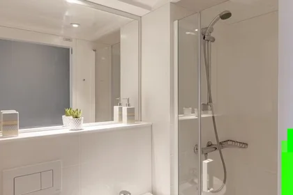 Private room at Heavitree Road, image 2 of 23