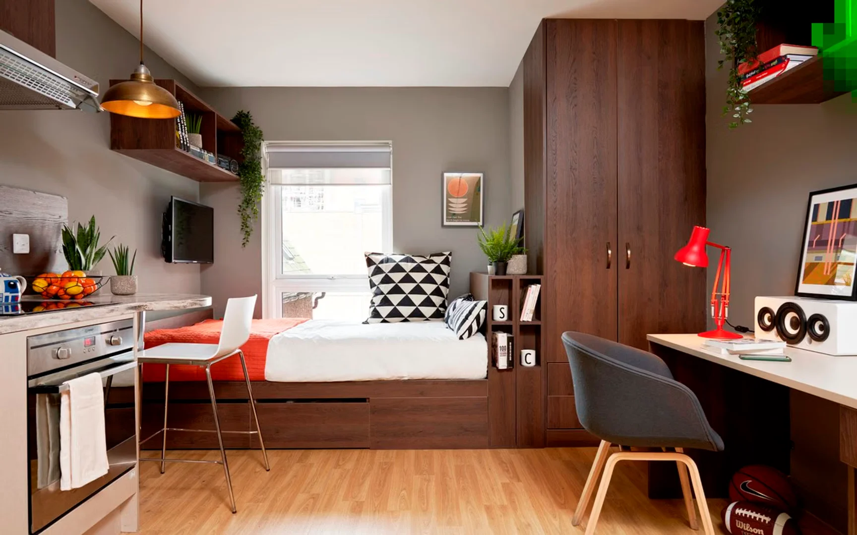 Economical student room with convenient location in 