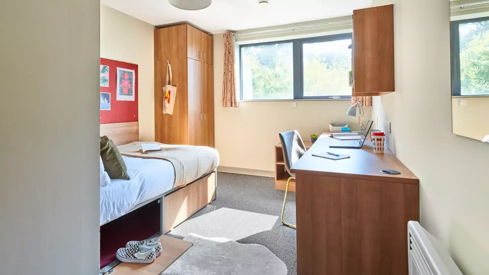 Room for rent in student apartment in , fully furnished