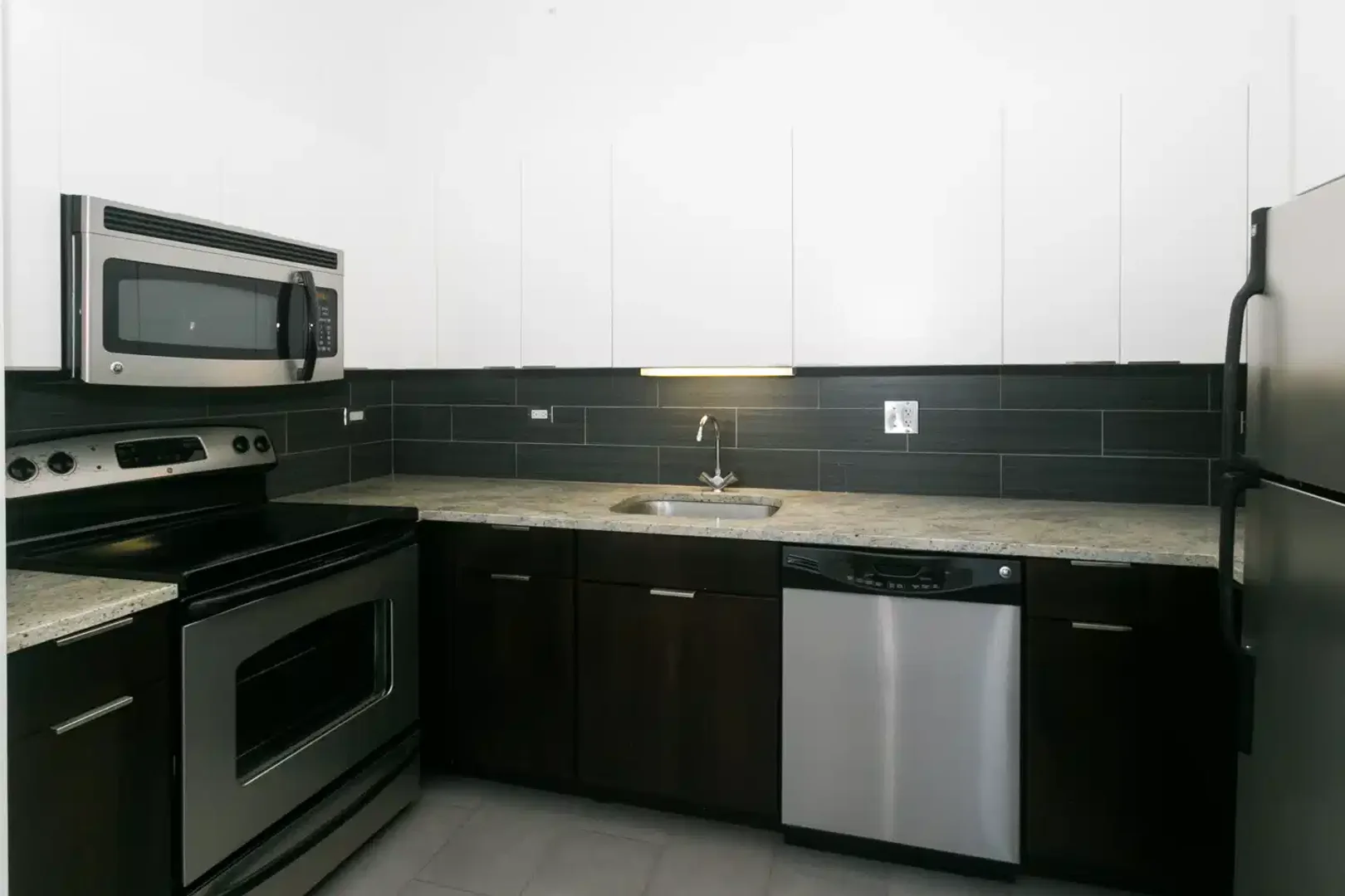 Bright and airy student room with easy university access in 