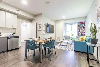 Habitación privada en Sherwood Forest Square, imagen 8 de 10
