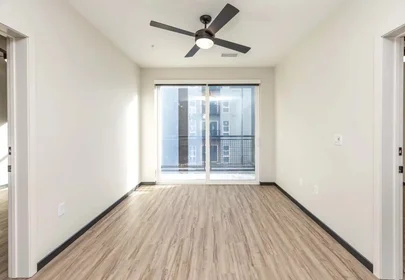 Private room at South Riverside Drive, image 28 of 34