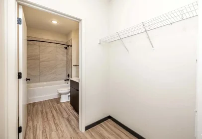 Habitación privada en South Riverside Drive, imagen 31 de 34