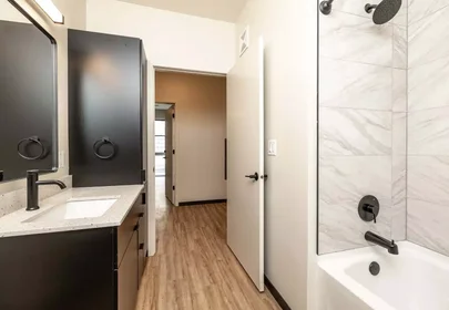 Private room at South Riverside Drive, image 26 of 34
