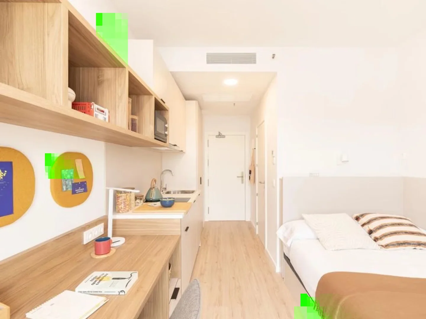 Studio accueillant pour les étudiants et très bien desservi par les transports en commun à 