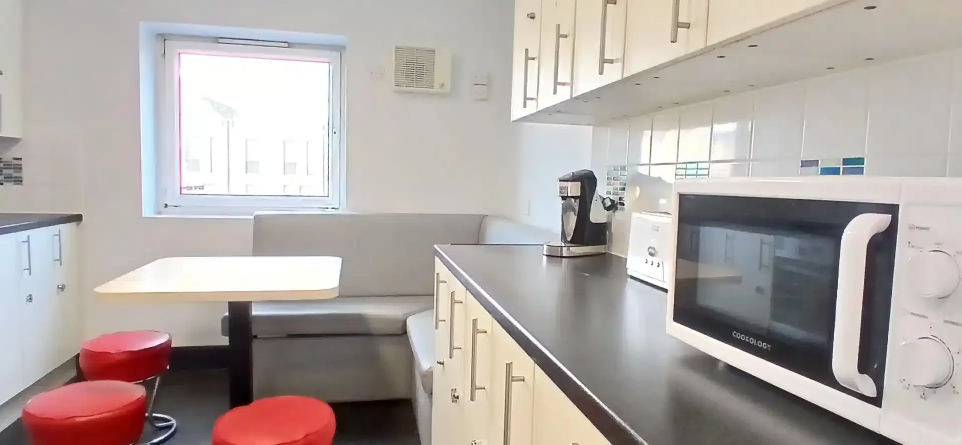 Budget-friendly student room close to campus in