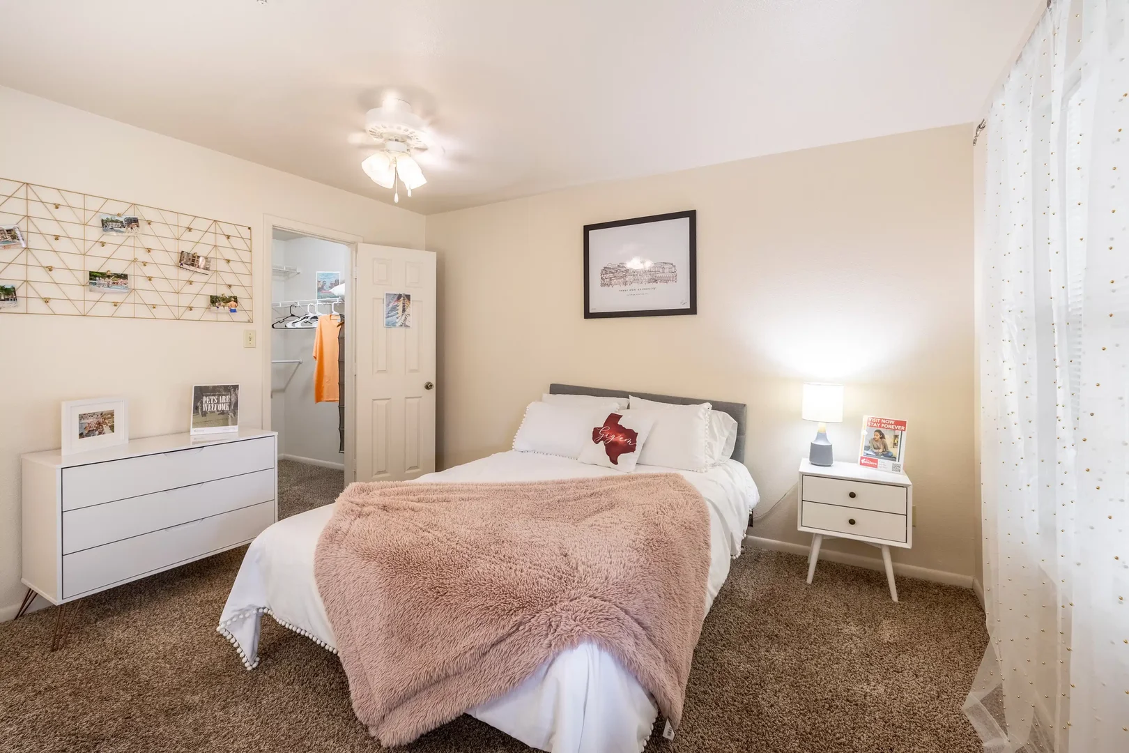 Bright and airy student room with easy university access in 