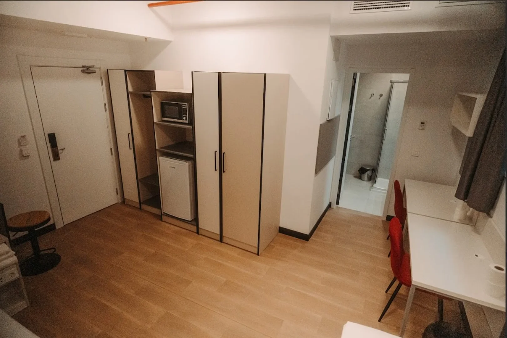 Habitación en apartamento estudiantil en alquiler en , completamente amueblado