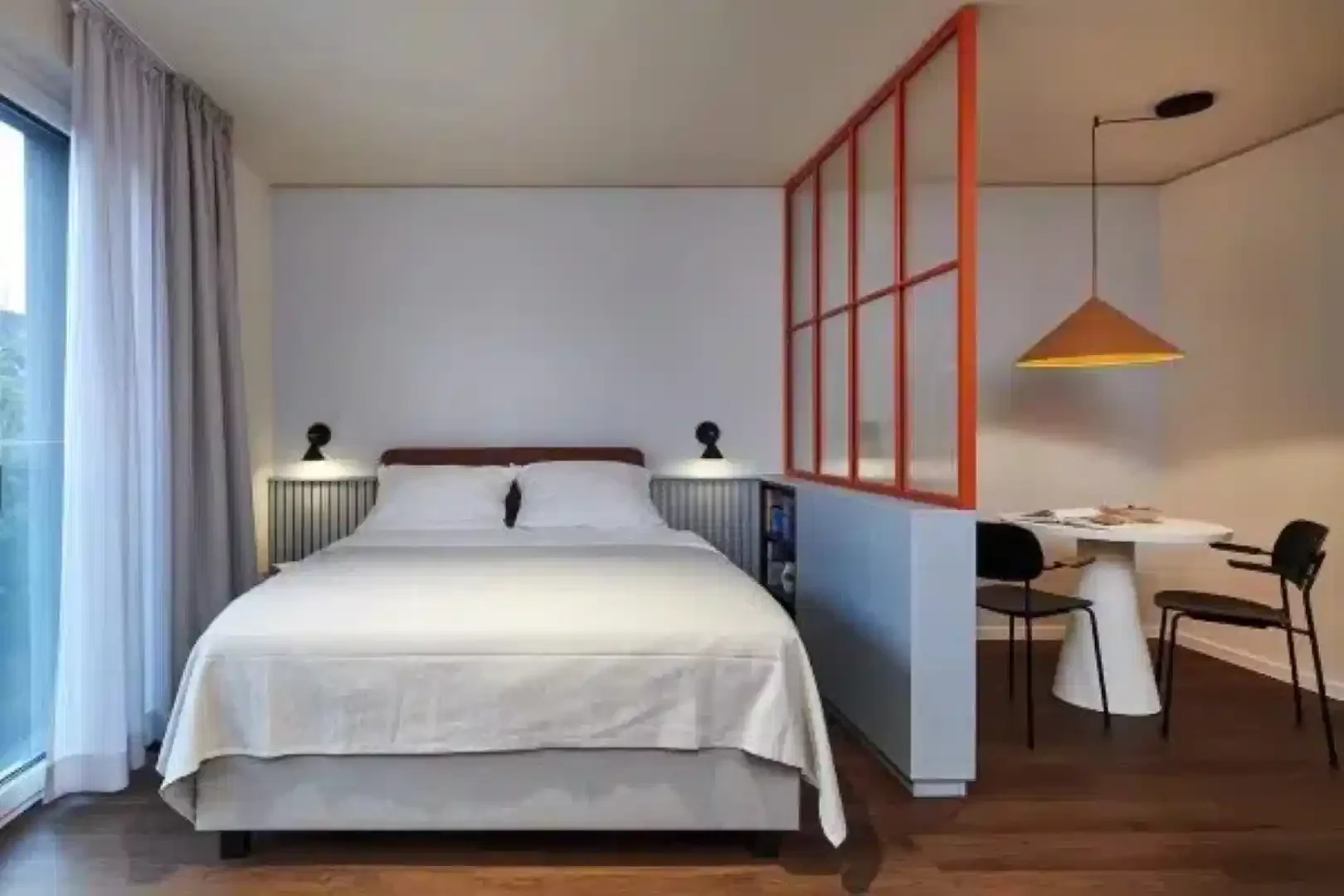 Camera per studenti in  con area studio e servizi in comune