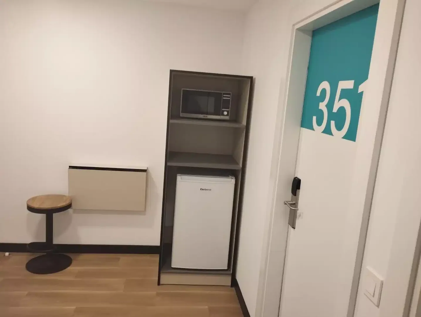 Bright and airy student room with easy university access in