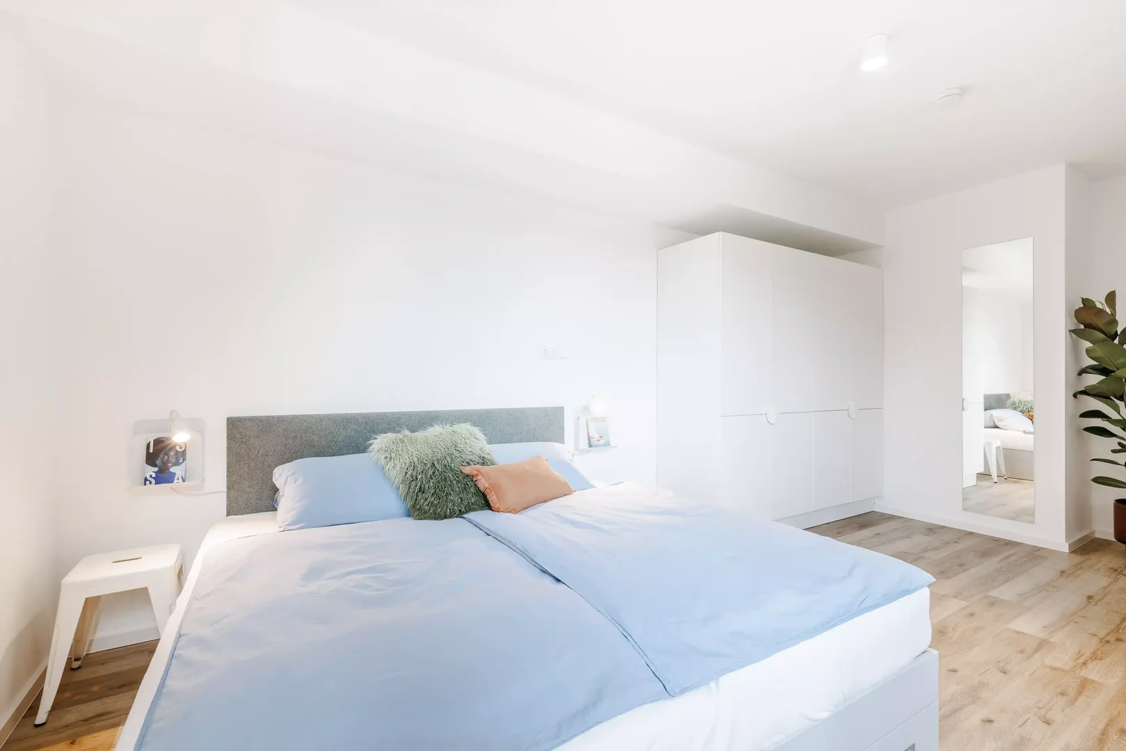 Apartamento estúdio acessível com características essenciais em 